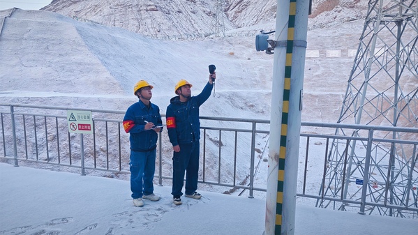 工风格采类＋雪寒无畏，争做能源保供者＋克州新隆能源开发有限公司＋马兴武.jpg