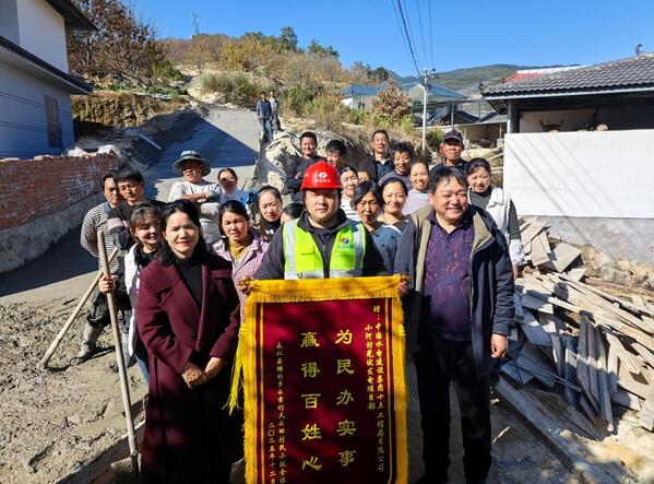 央企担任筑坦途 铺就发展“快车路”.jpg