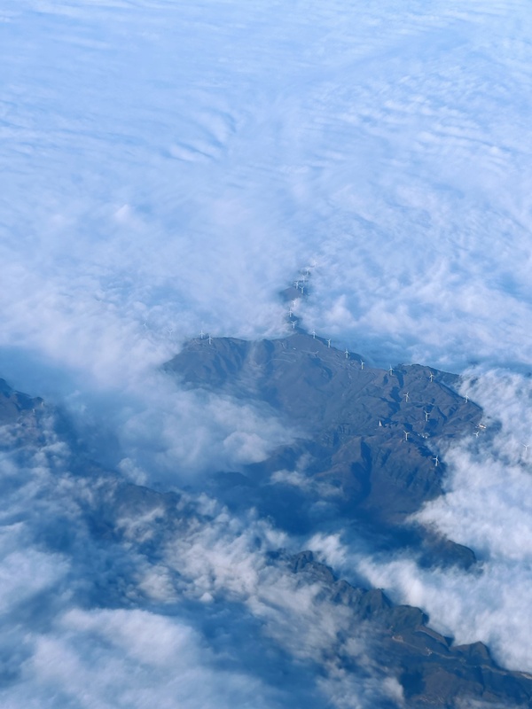 《云中战士》——摄影作者：王维 -.jpg